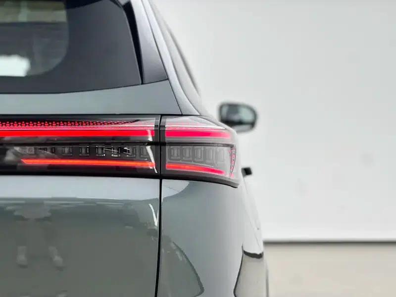 Fengyun T8 2025 1.5T 130km Premium Edition — миниатюра 8