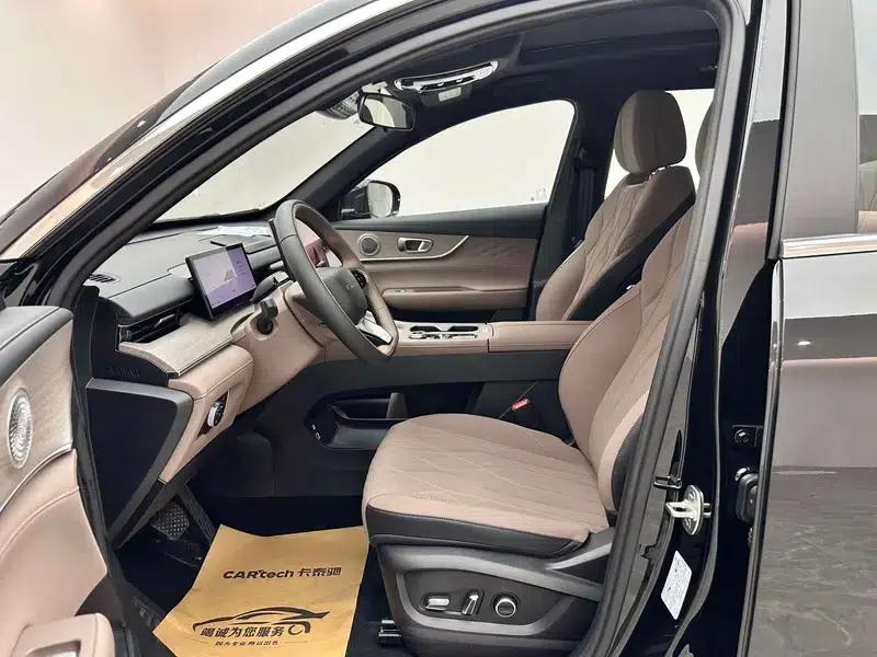Fengyun T8 2025 1.5T 130km Premium Edition — миниатюра 18