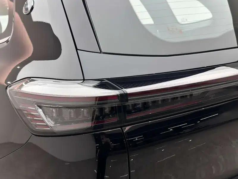Fengyun T8 2025 1.5T 130km Premium Edition — миниатюра 9