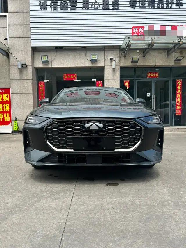 Fengyun A8L 2025 Model 145km Luxury Edition — миниатюра 2