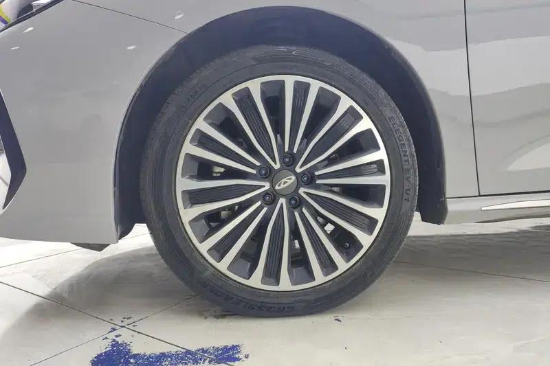 Fengyun A8L 2025 Model 145km Luxury Edition — миниатюра 9