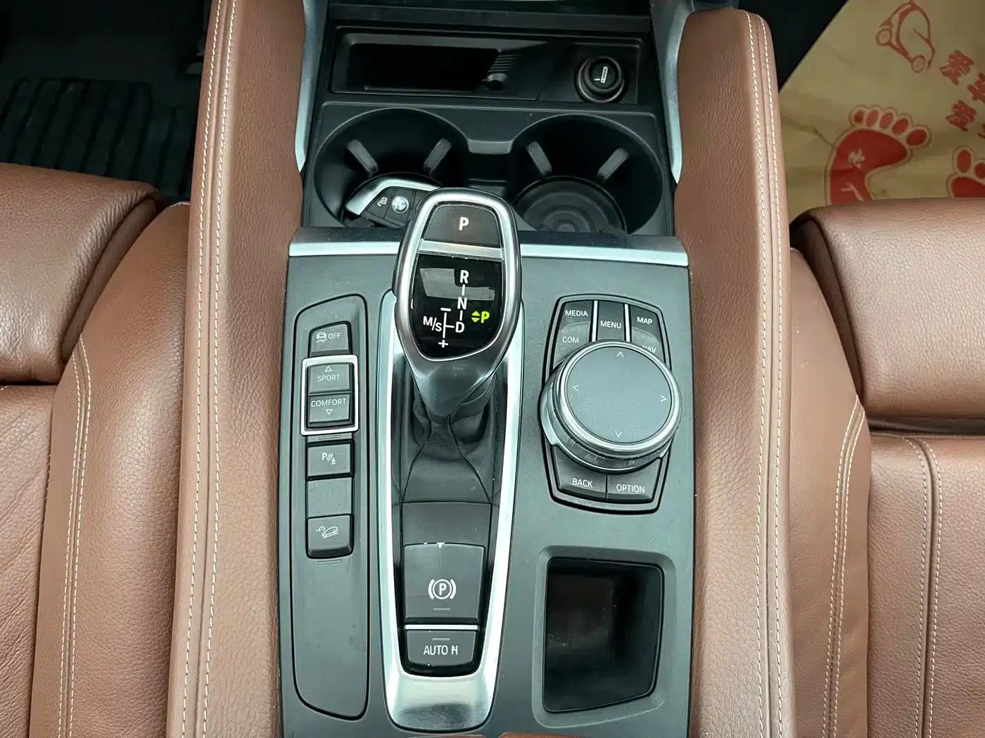 BMW X6 2018 xDrive35i Leading Edition — миниатюра 12
