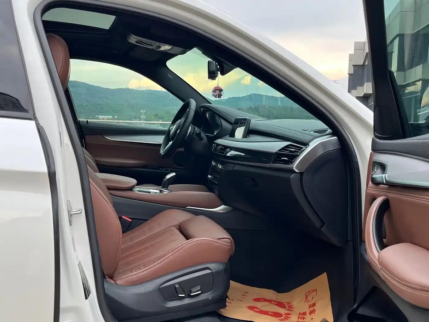 BMW X6 2018 xDrive35i Leading Edition — миниатюра 22
