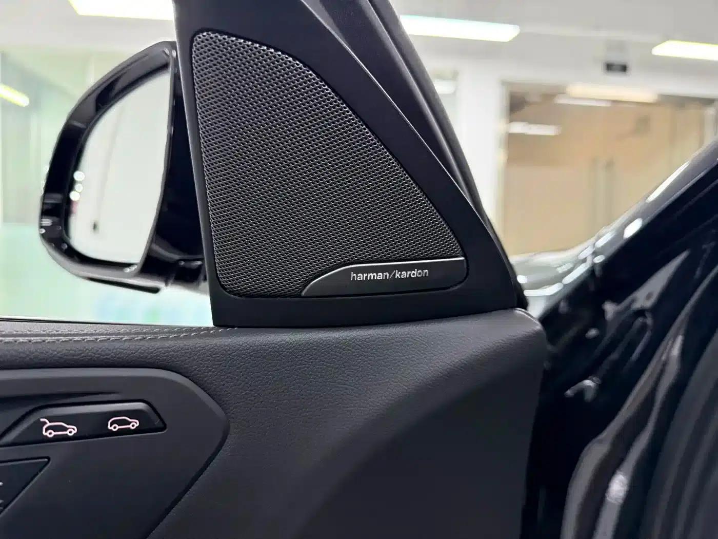 2021 BMW X6 xDrive40i M Sport Package — миниатюра 11