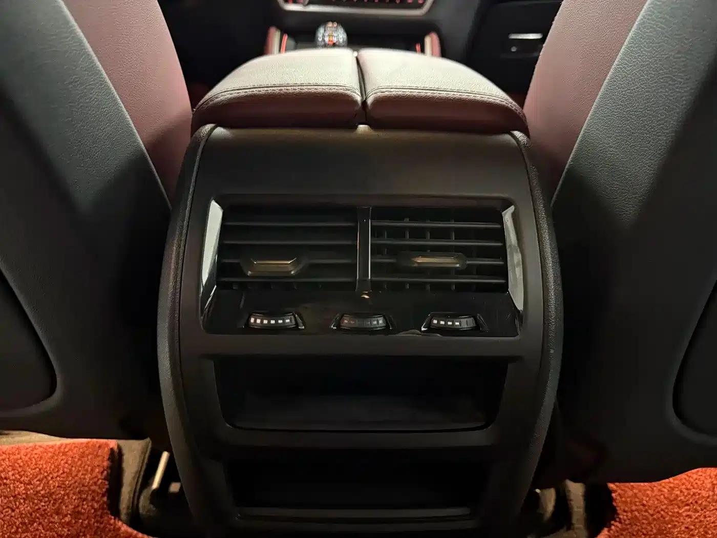 2021 BMW X6 xDrive40i M Sport Package — миниатюра 22