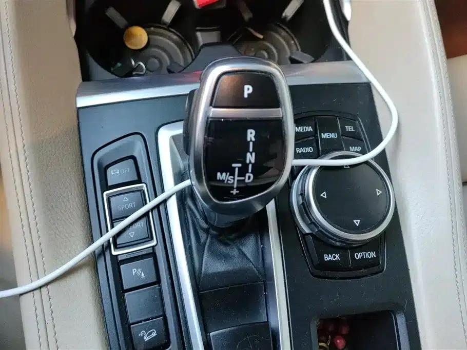 BMW X6 2015 xDrive35i Luxury — миниатюра 16