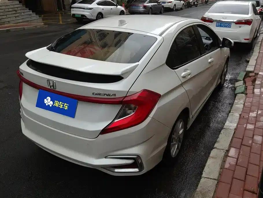 2017 Honda Crider 1.5L CVT Classic Edition — миниатюра 3