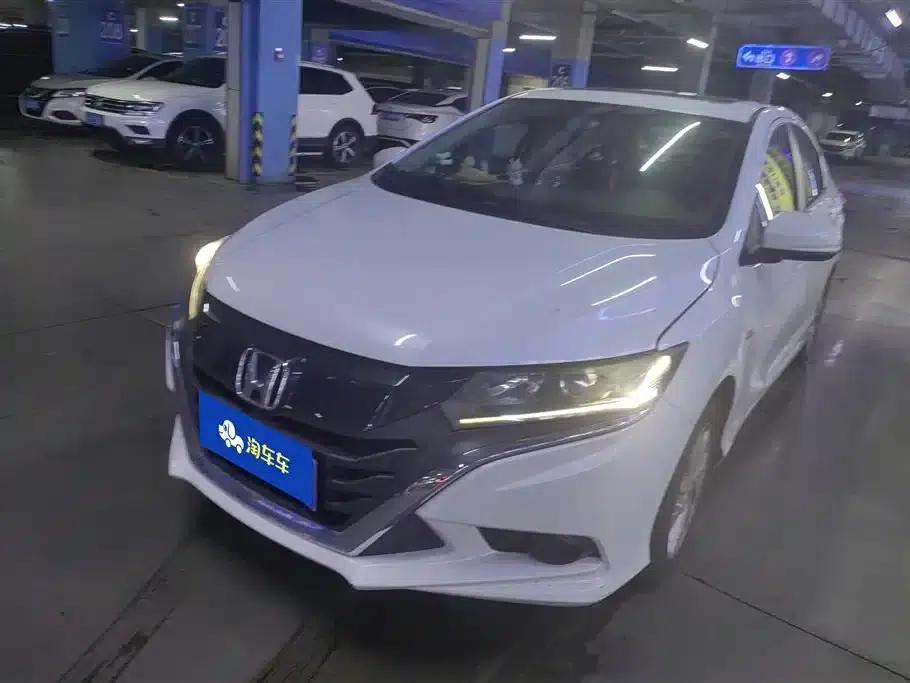 2017 Honda Crider 1.5L CVT Comfort Edition — миниатюра 1
