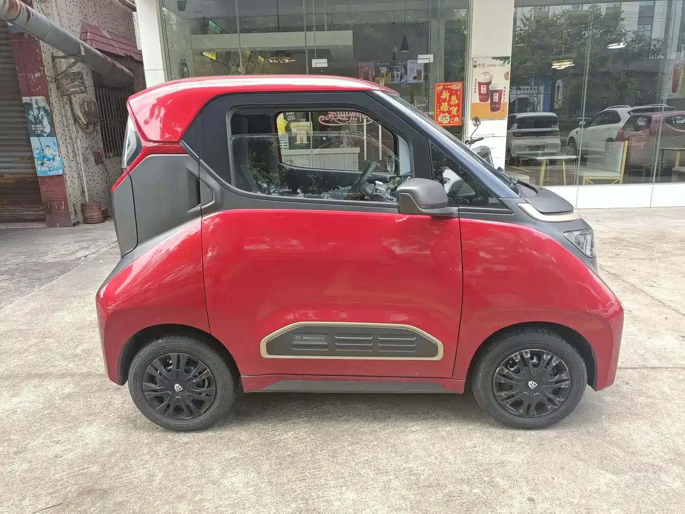 Baojun E200 2019 Model 250KM Smart Edition — миниатюра 3