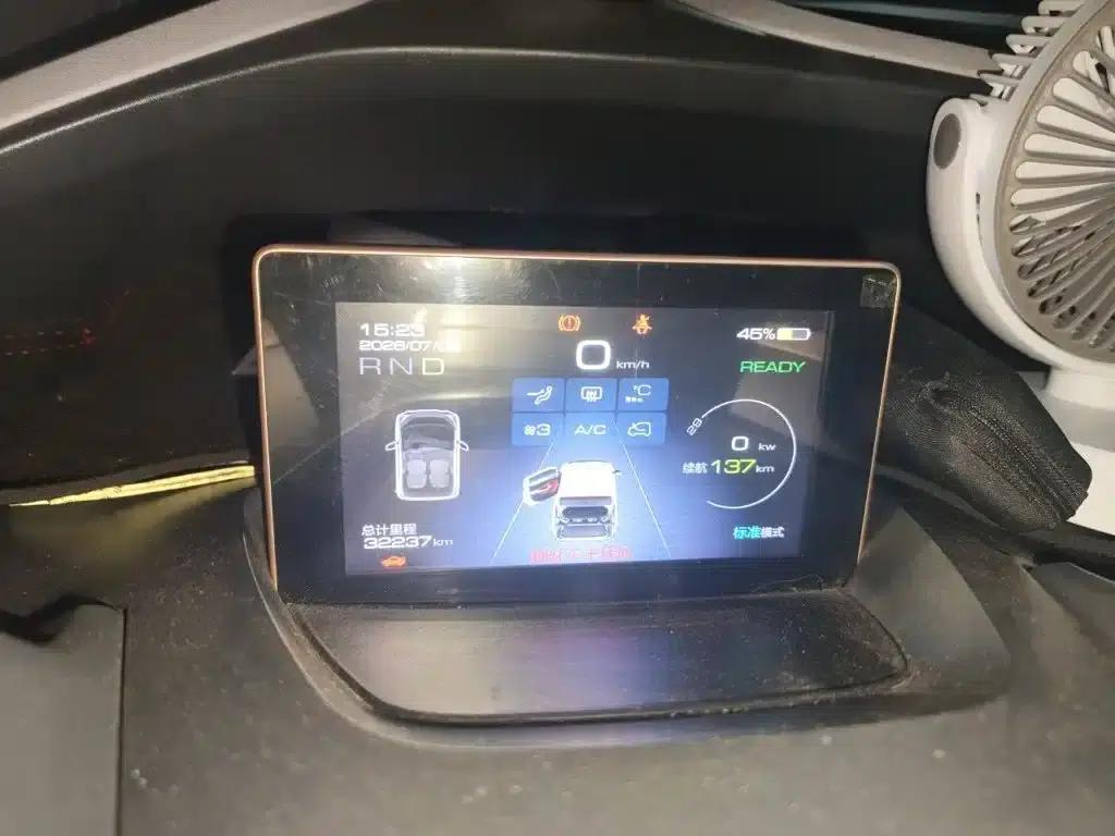 Baojun E200 2020 Model 305KM Smart Edition — миниатюра 8