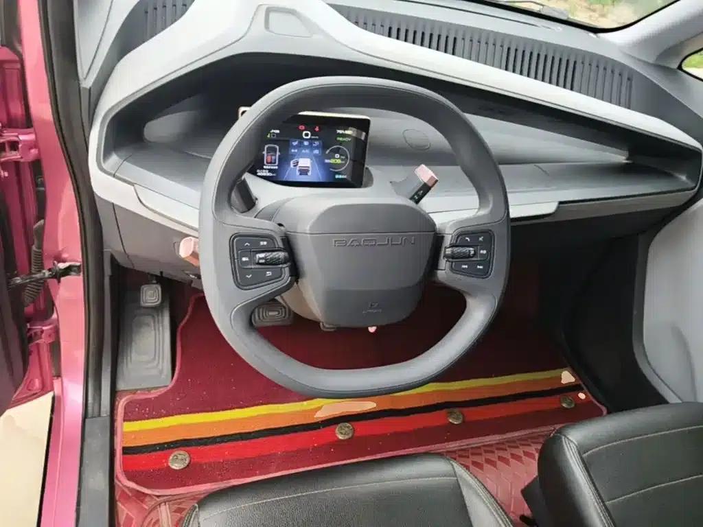 Baojun E200 2019 Model 250KM Smart Edition — миниатюра 11