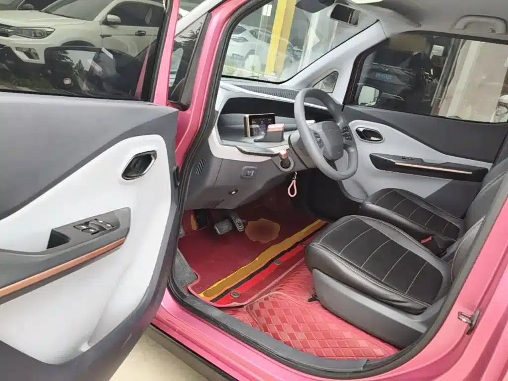 Baojun E200 2019 Model 250KM Smart Edition — миниатюра 16