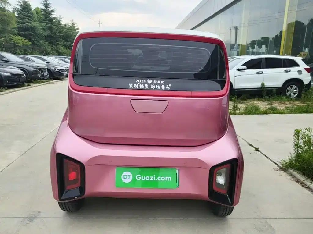 Baojun E200 2019 Model 250KM Smart Edition — миниатюра 6