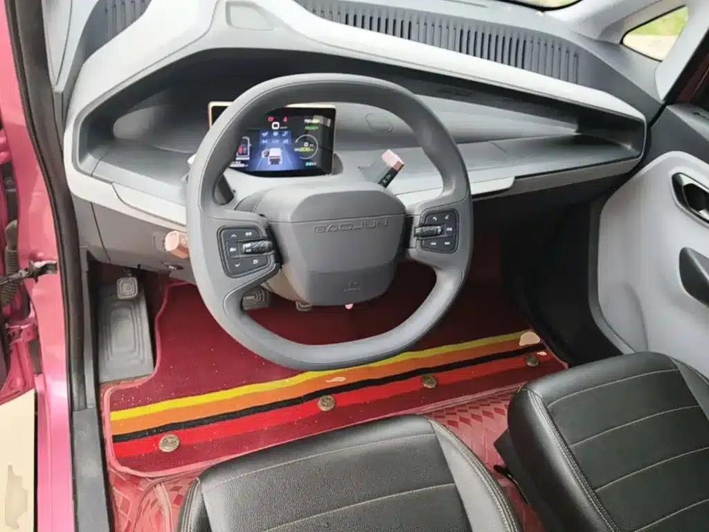 Baojun E200 2019 Model 250KM Smart Edition — миниатюра 10