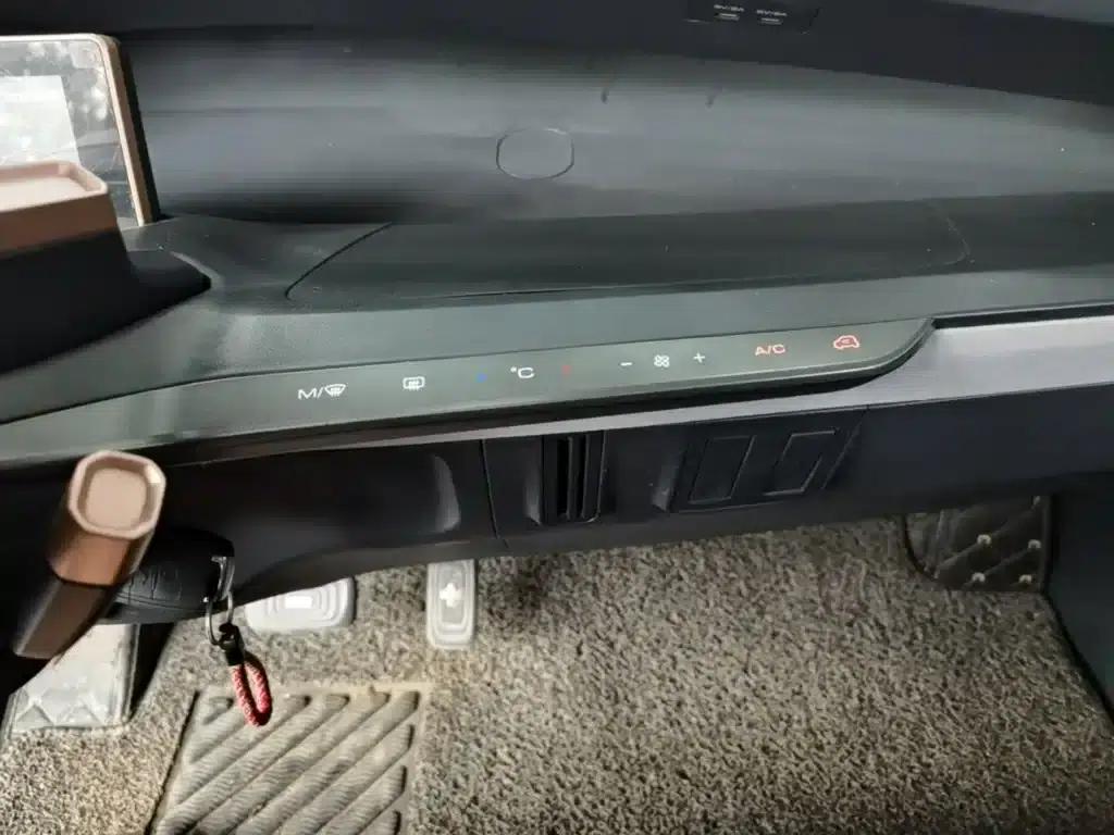 Baojun E200 2019 Model 250KM Smart Edition — миниатюра 13