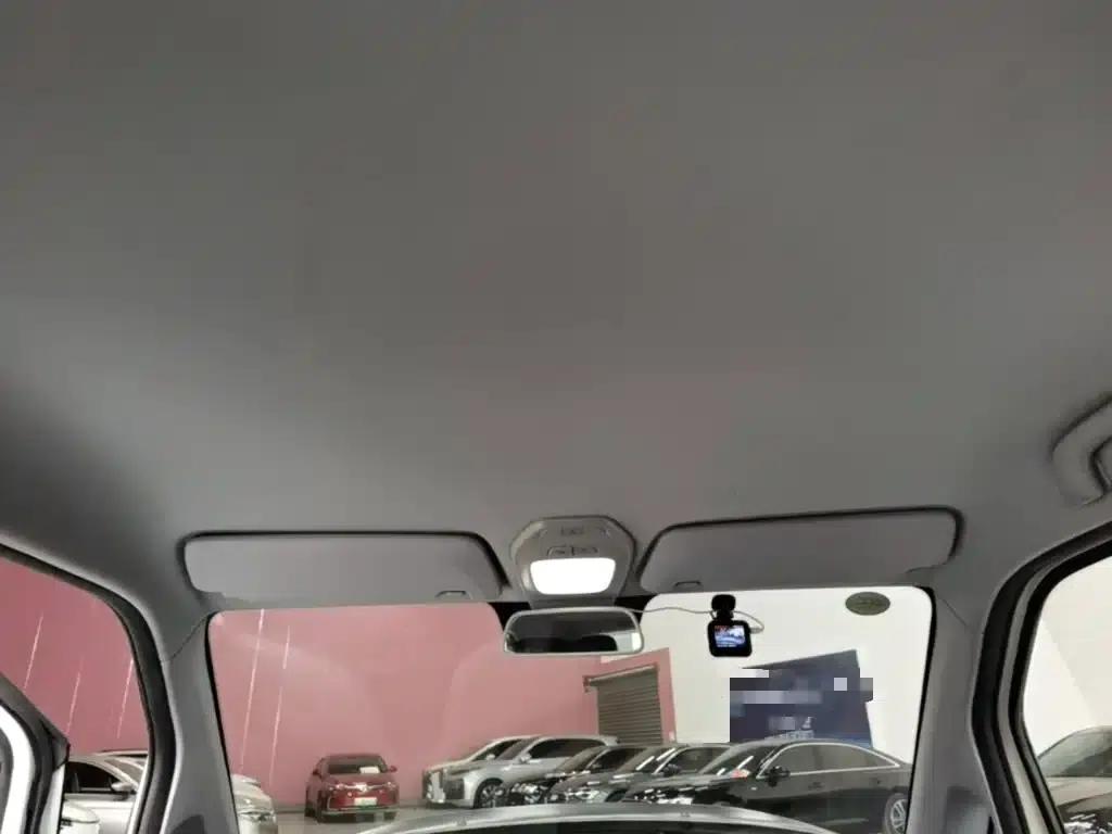 Baojun E200 2019 Model 250KM Smart Edition — миниатюра 18