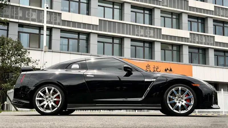 2010 Nissan GT-R 3.8T Premium Edition — миниатюра 7