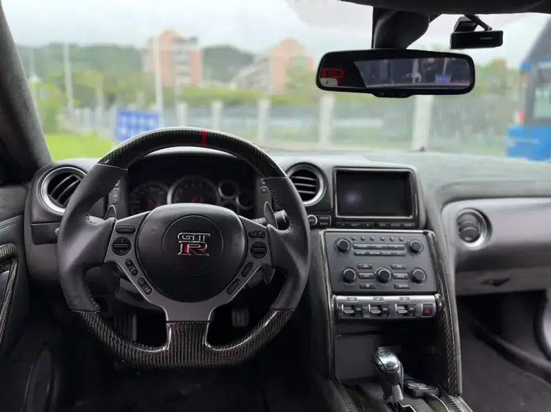 2010 Nissan GT-R 3.8T Premium Edition — миниатюра 9
