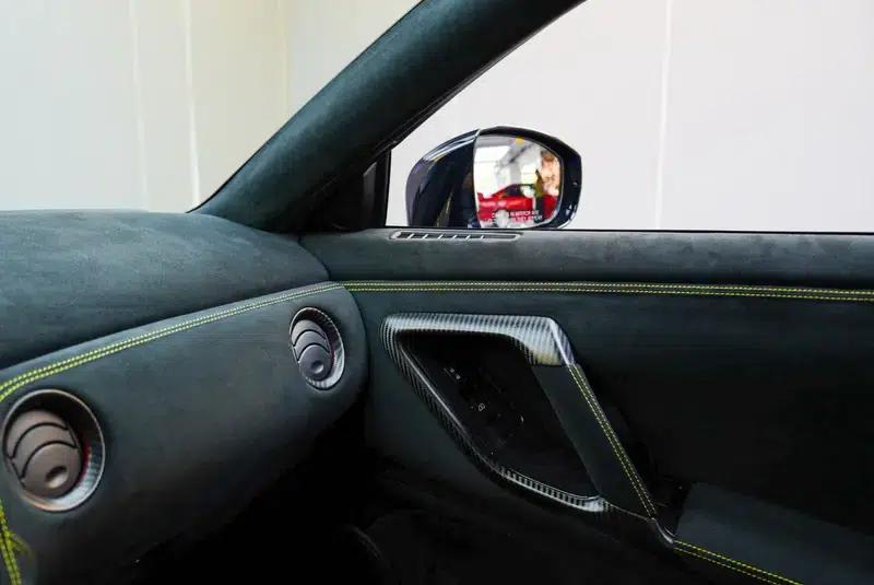 2014 Nissan GT-R 3.8T Premium Edition with black interior — миниатюра 9