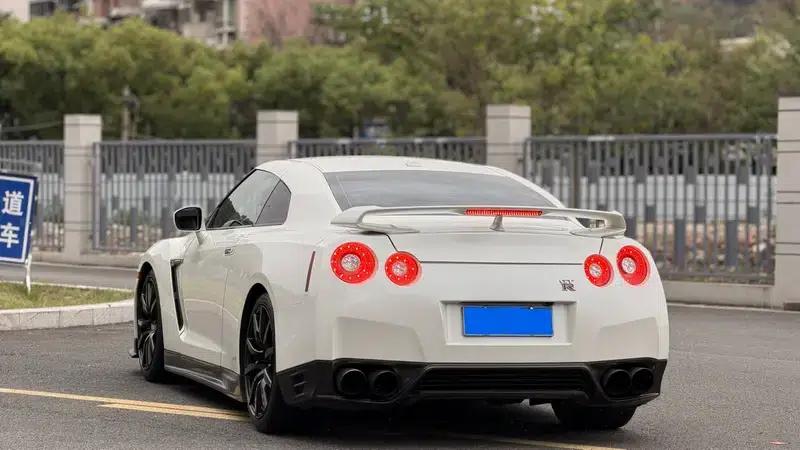 2012 Nissan GT-R 3.8T Premium Edition — миниатюра 4