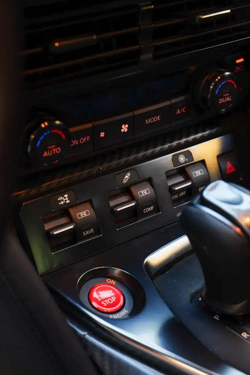 2017 Nissan GT-R 3.8T Flagship Edition — миниатюра 10