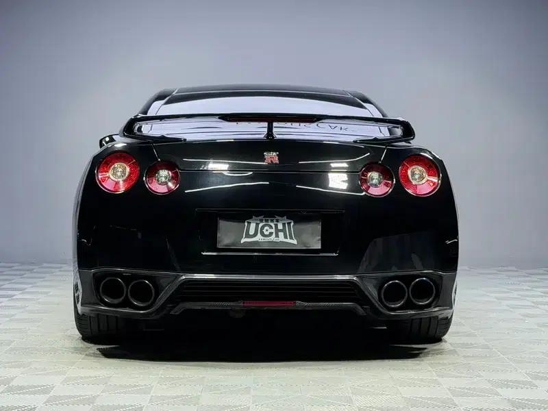 2014 Nissan GT-R 3.8T Premium Edition with black interior — миниатюра 2
