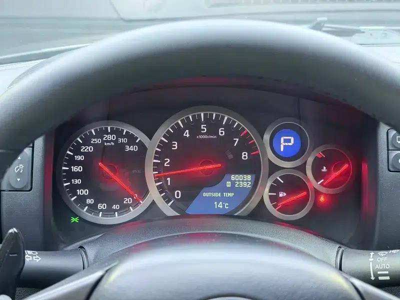 2014 Nissan GT-R 3.8T Premium Edition with black interior — миниатюра 14