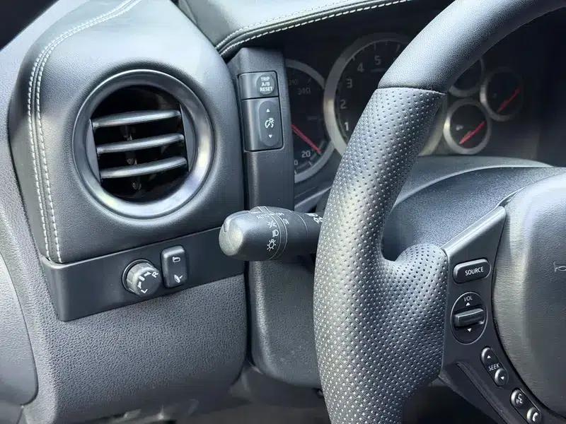 2014 Nissan GT-R 3.8T Premium Edition with black interior — миниатюра 15