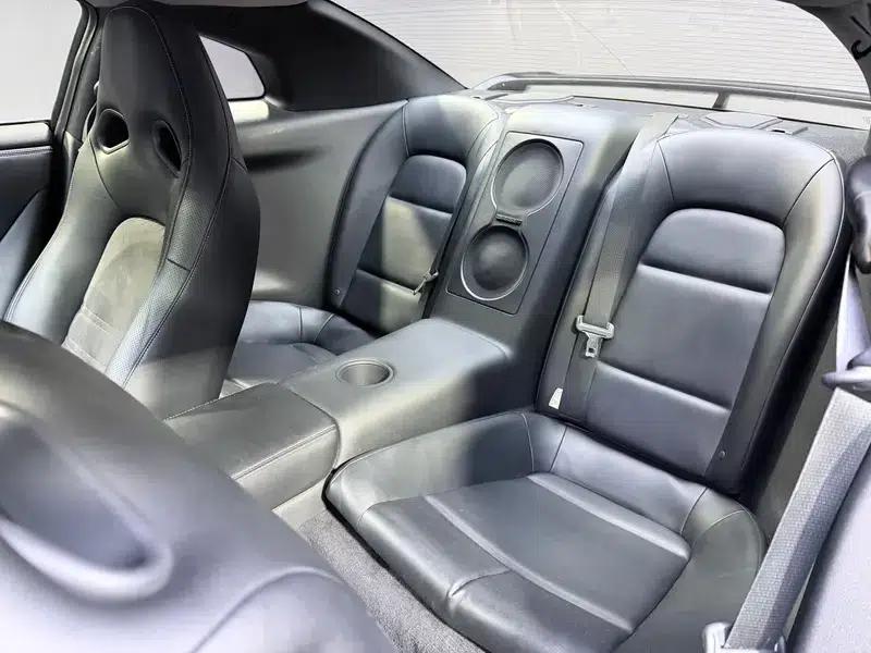 2014 Nissan GT-R 3.8T Premium Edition with black interior — миниатюра 16