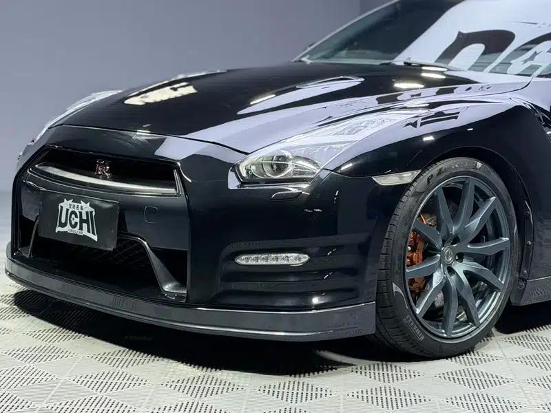 2014 Nissan GT-R 3.8T Premium Edition with black interior — миниатюра 6