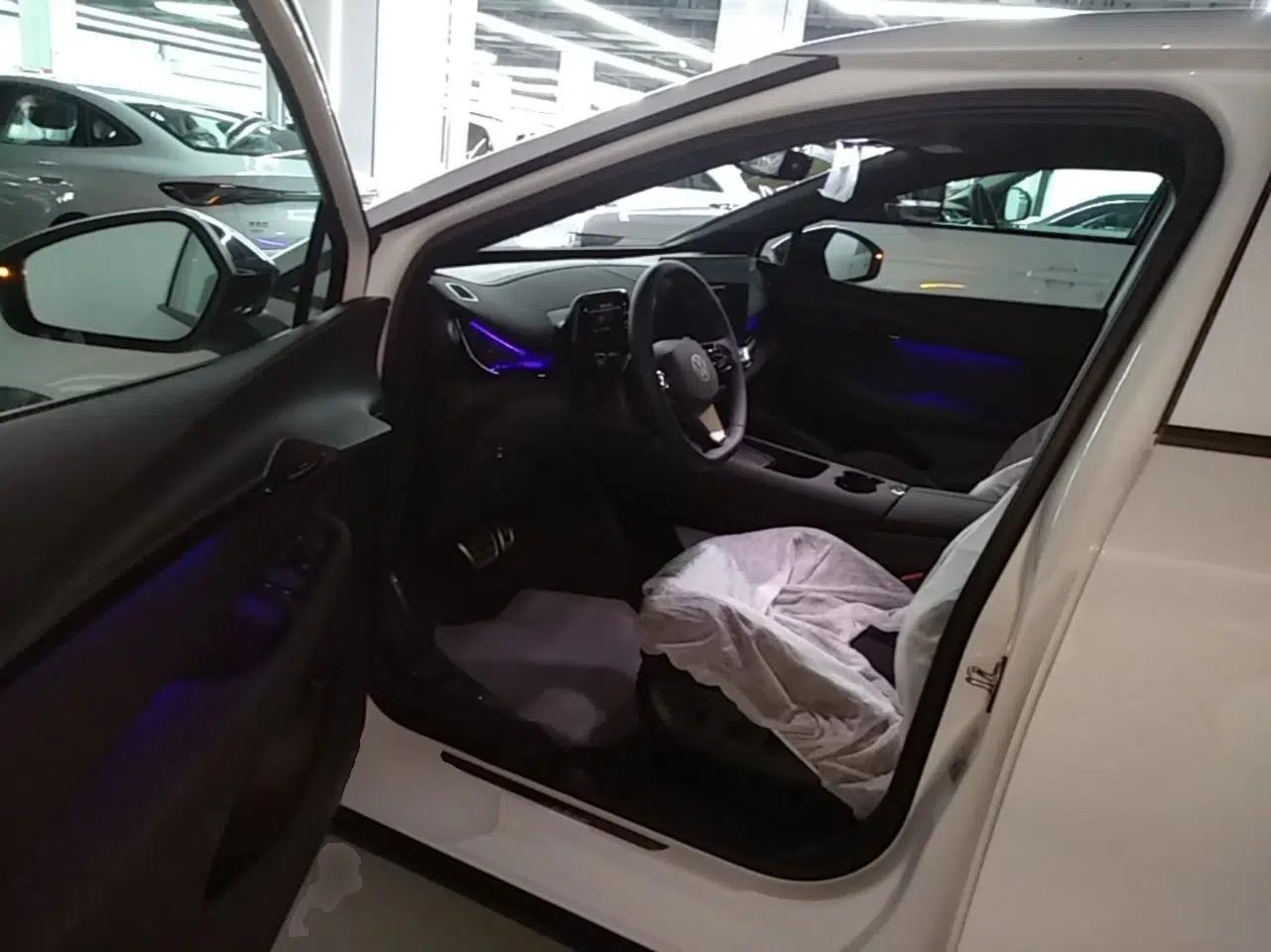 Volkswagen ID.UNYX 2025 Pure Model — миниатюра 18
