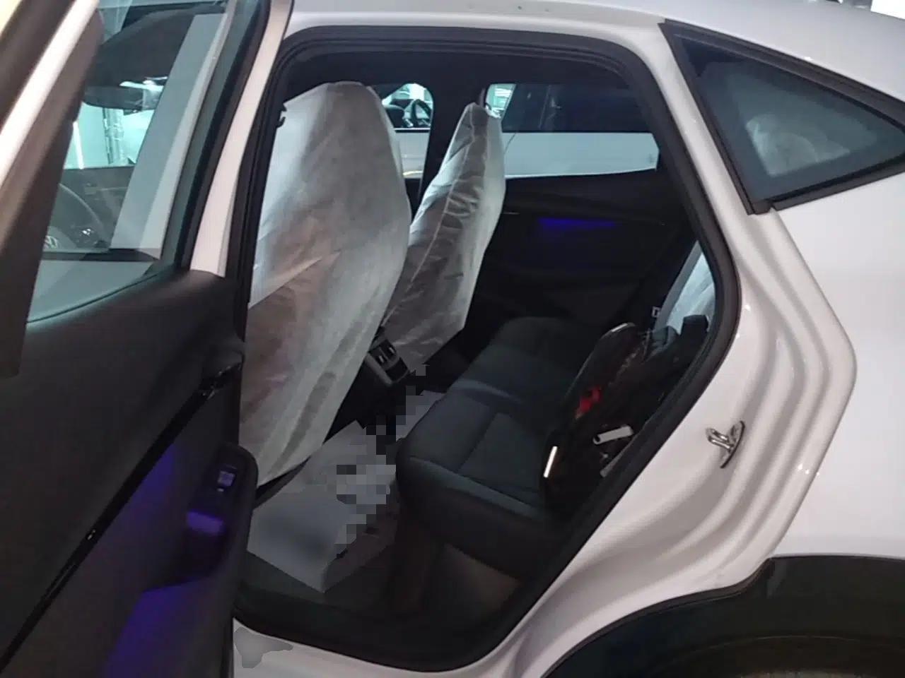 Volkswagen ID.UNYX 2025 Pure Model — миниатюра 20