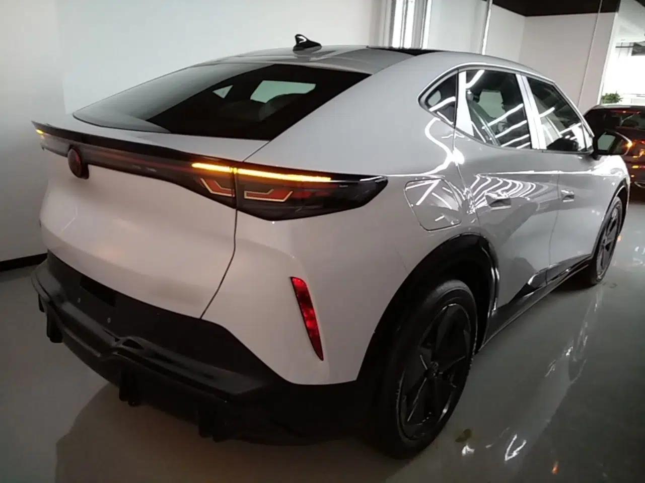Volkswagen ID.UNYX 2025 Pure Model — миниатюра 5
