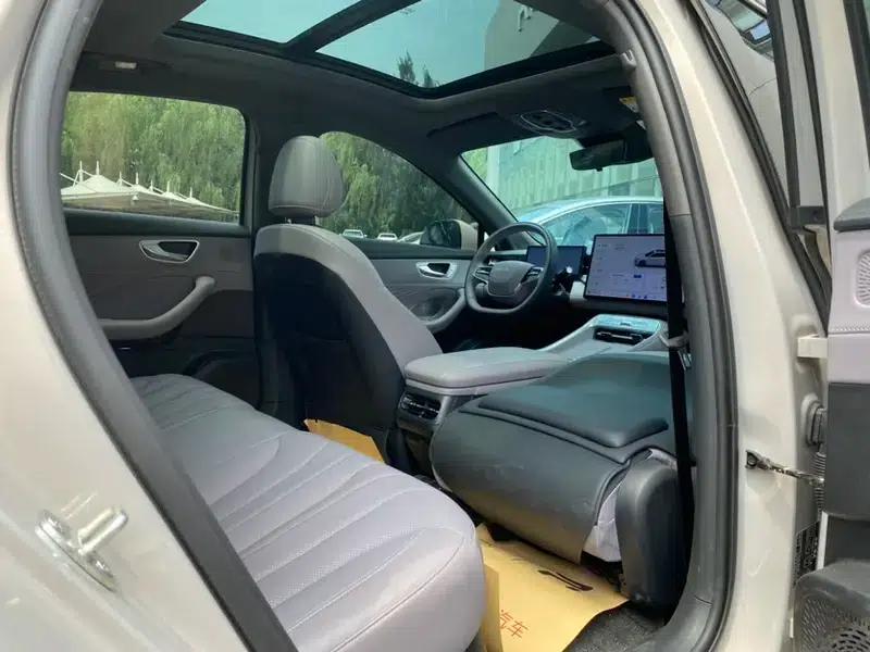 Roewe M7 DMH 2025 160km Premium Edition — миниатюра 16