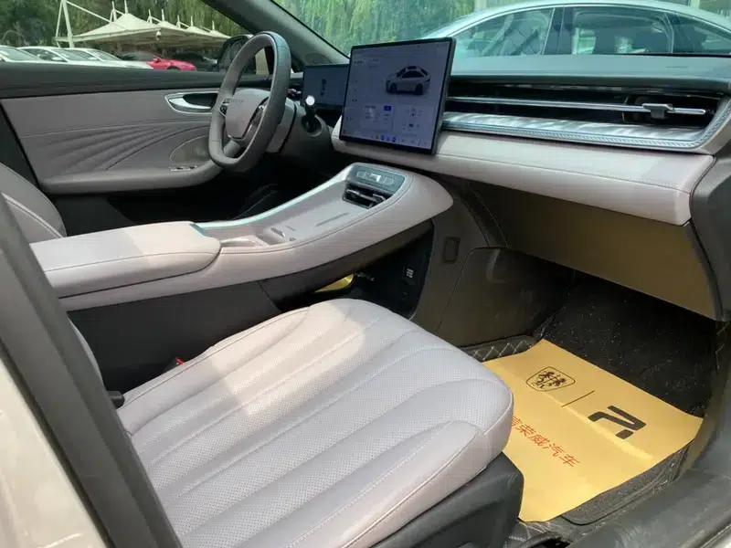 Roewe M7 DMH 2025 160km Premium Edition — миниатюра 7