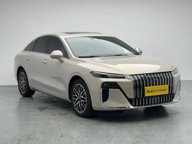 Roewe M7 DMH 2025 160km Enjoy Edition — миниатюра 3