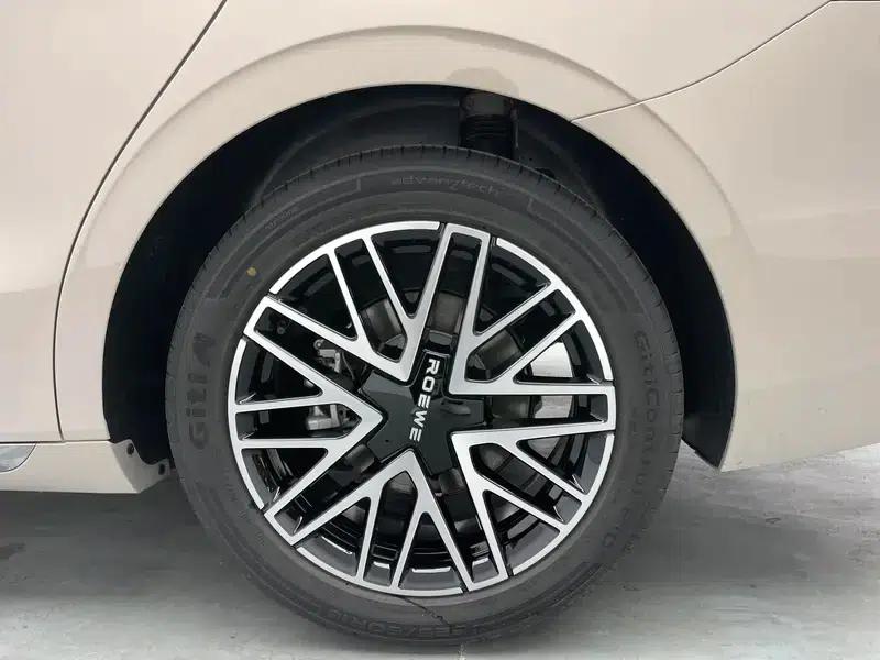 Roewe M7 DMH 2025 160km Enjoy Edition — миниатюра 9