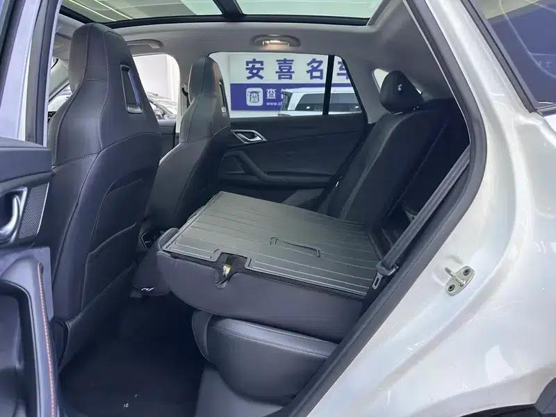 Roewe D5X DMH 2024 135 Flagship Edition — миниатюра 13