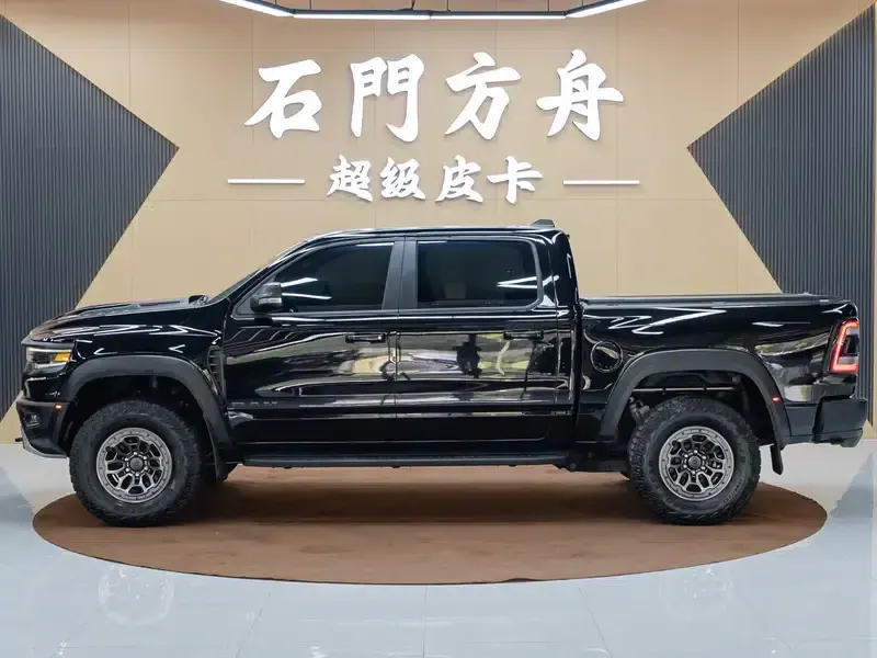RAM Trucks 2022 6.2T Automatic 4WD 5-Seater Parallel Import — миниатюра 3