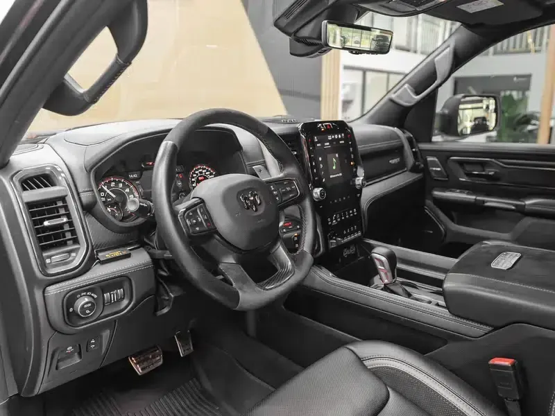 RAM Trucks 2022 6.2T Automatic 4WD 5-Seater Parallel Import — миниатюра 7