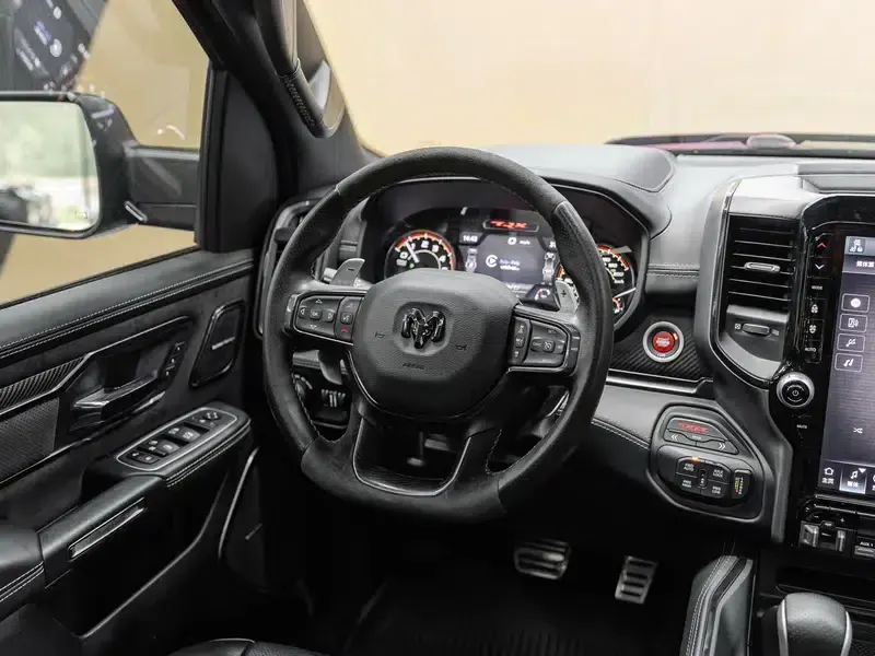 RAM Trucks 2022 6.2T Automatic 4WD 5-Seater Parallel Import — миниатюра 9
