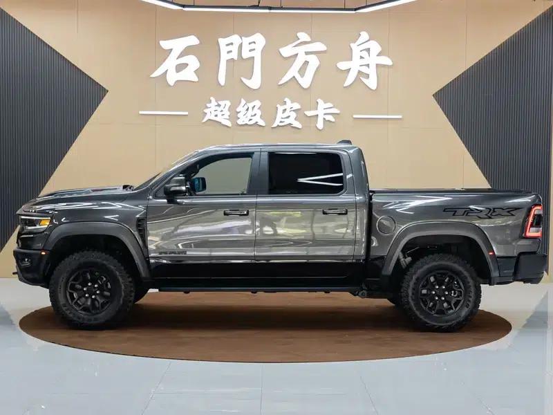 RAM Trucks 2022 6.2T Automatic 4WD 5-Seater Parallel Import — миниатюра 3