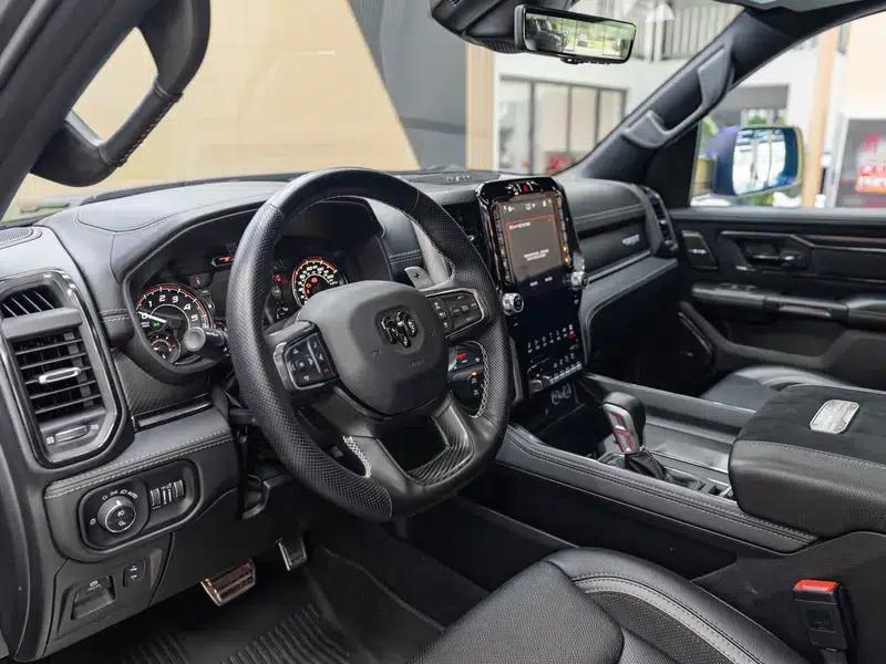 RAM Trucks 2022 6.2T Automatic 4WD 5-Seater Parallel Import — миниатюра 10