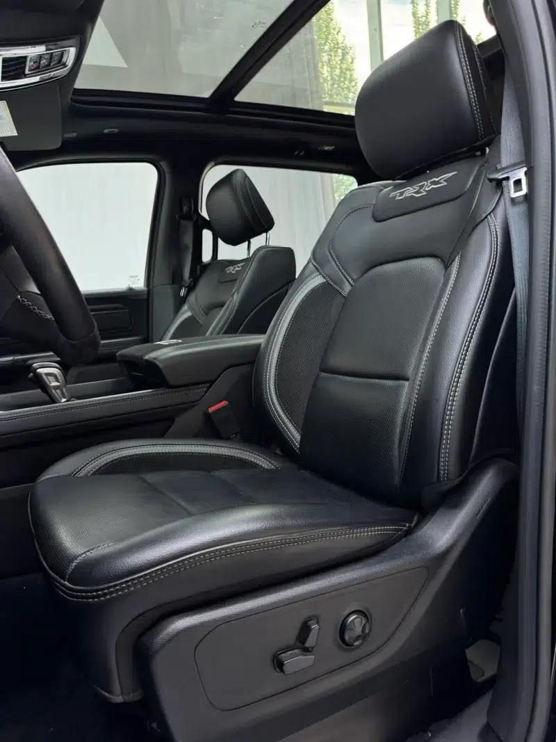 RAM Trucks 2023 6.2T Automatic 4WD 5-Seater Parallel Import — миниатюра 15