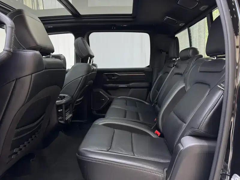 RAM Trucks 2023 6.2T Automatic 4WD 5-Seater Parallel Import — миниатюра 16