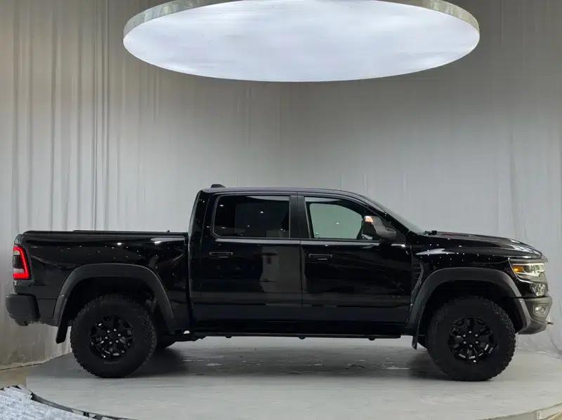 RAM Trucks 2023 6.2T Automatic 4WD 5-Seater Parallel Import — миниатюра 7