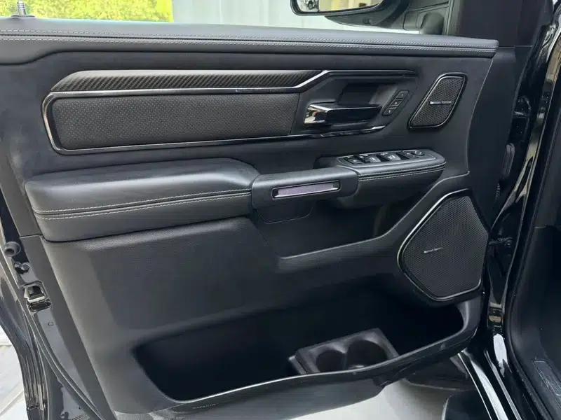 RAM Trucks 2023 6.2T Automatic 4WD 5-Seater Parallel Import — миниатюра 8