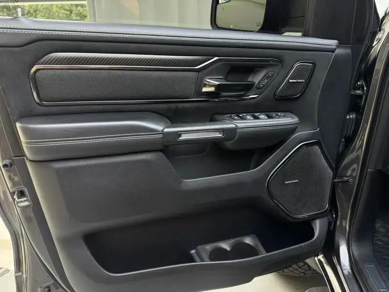 RAM Trucks 2023 6.2T Automatic 4WD 4-Seater Parallel Import — миниатюра 8