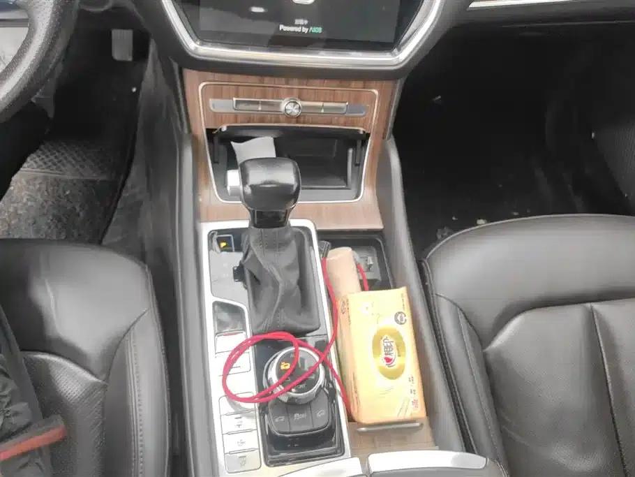 Roewe RX8 2018 30T Intelligent Internet Four-Wheel Drive Supreme Edition — миниатюра 16