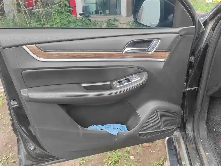 Roewe RX8 2018 30T Intelligent Internet Four-Wheel Drive Supreme Edition — миниатюра 7